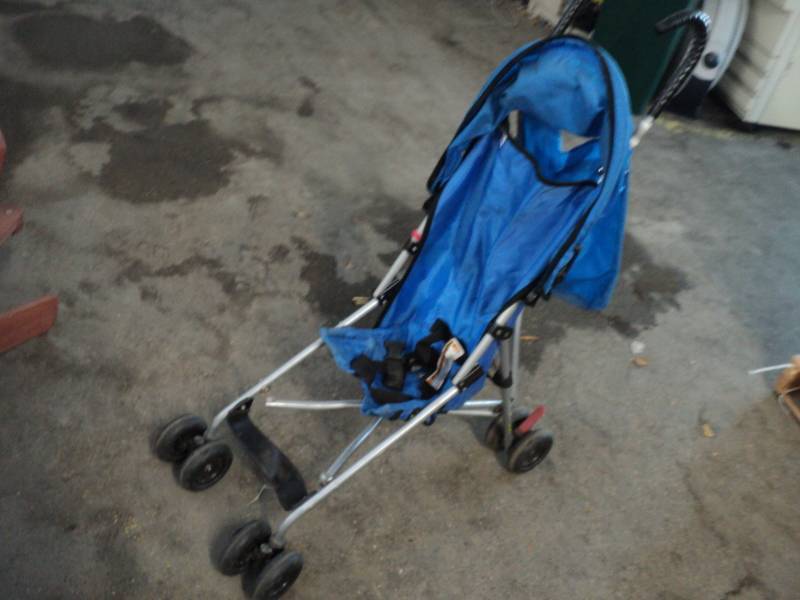 lot 204 image: Collaspible Kolcraft Stroller...