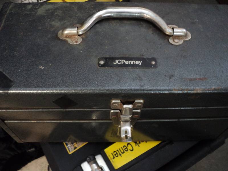lot 213 image: JCPenny Metal Tool box with all con...