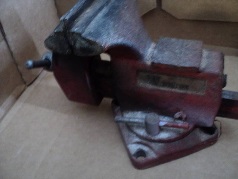 lot 214 image: Bench Vice...