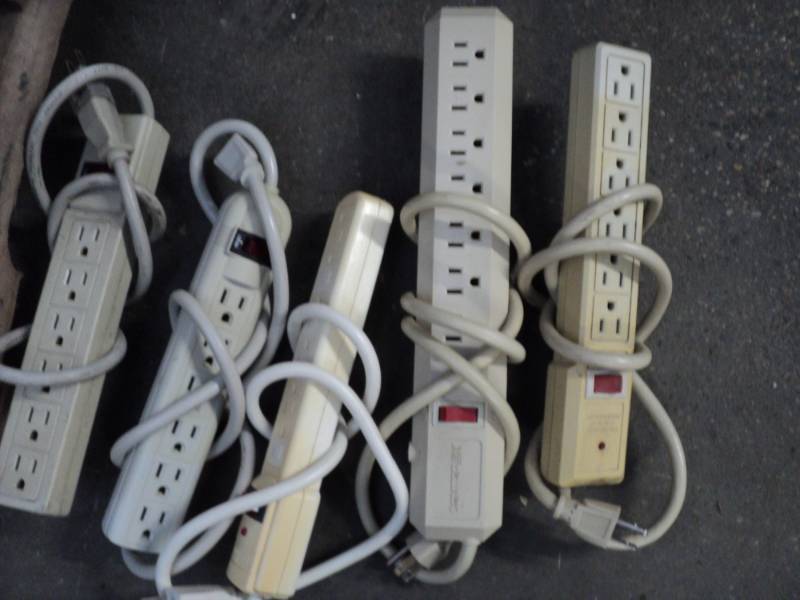 lot 218 image: Electrical set of 5...