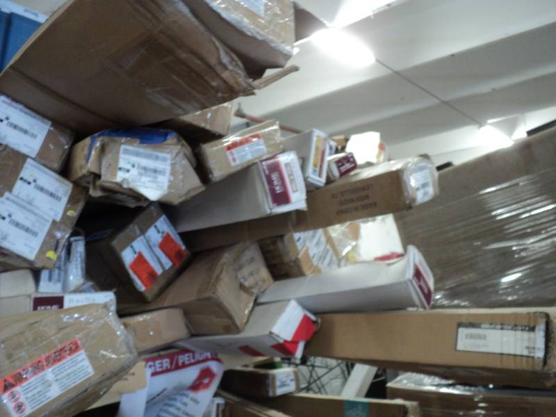 lot 255 image: Pallet of Blinds, Various Lengths a...
