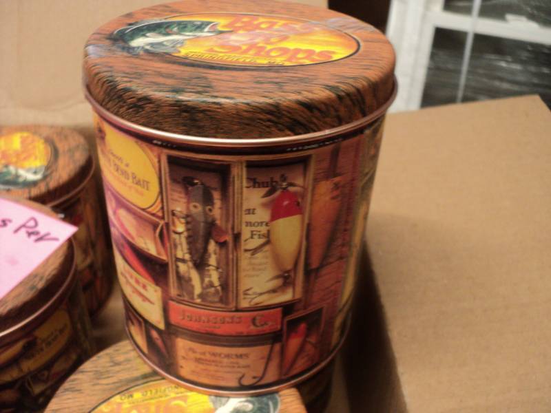 lot 276 image: Bass Pro Shops- 116 pcs per can- mu...