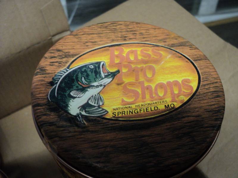 lot 277 image: Bass Pro Shops- 116 pcs per can- mu...
