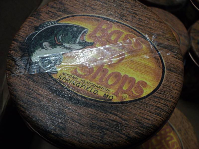 lot 279 image: Bass Pro Shops- 116 pcs per can- mu...