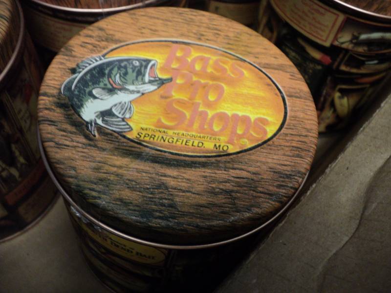 lot 282 image: Bass Pro Shops- 116 pcs per can- mu...