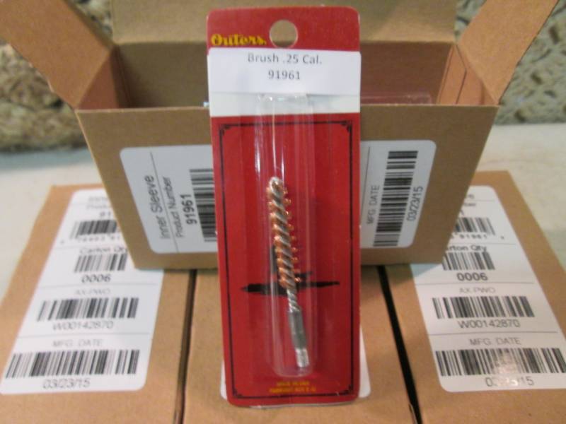 lot 7 image: 24 Outers 91961 .25 Cal Bore Brushe...