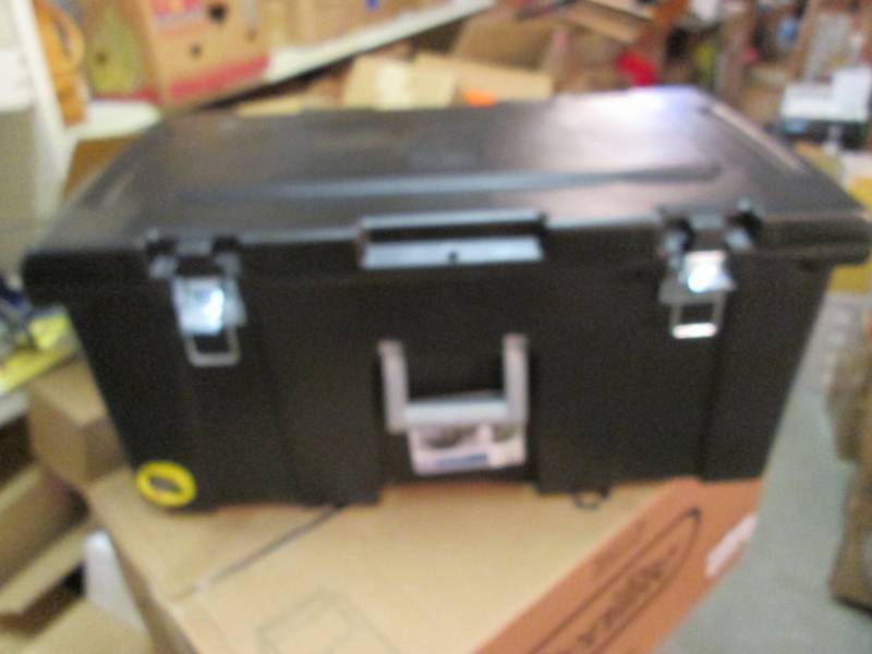 lot 48 image: Sterilite 92 quart Footlocker Stora...