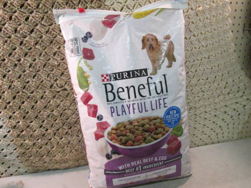lot 51 image: 15.5 Pound Bag of Dog Food Best by ...