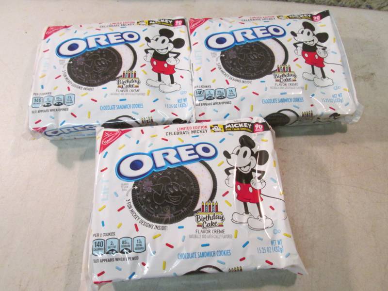 lot 60 image: 3 Packs of Birthday Cake Oreo Cooki...