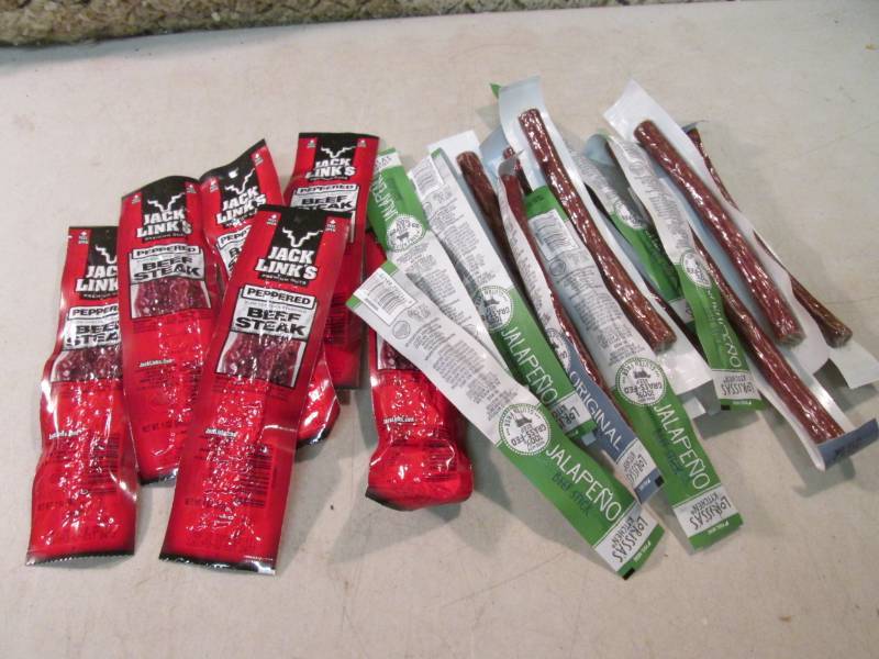 lot 80 image: 20 Misc Snack Beef Sticks Bet by da...