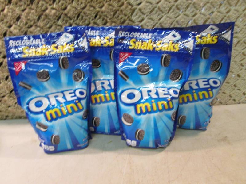 lot 84 image: 4 Snak-Saks Size Oreo Mini Cookies ...