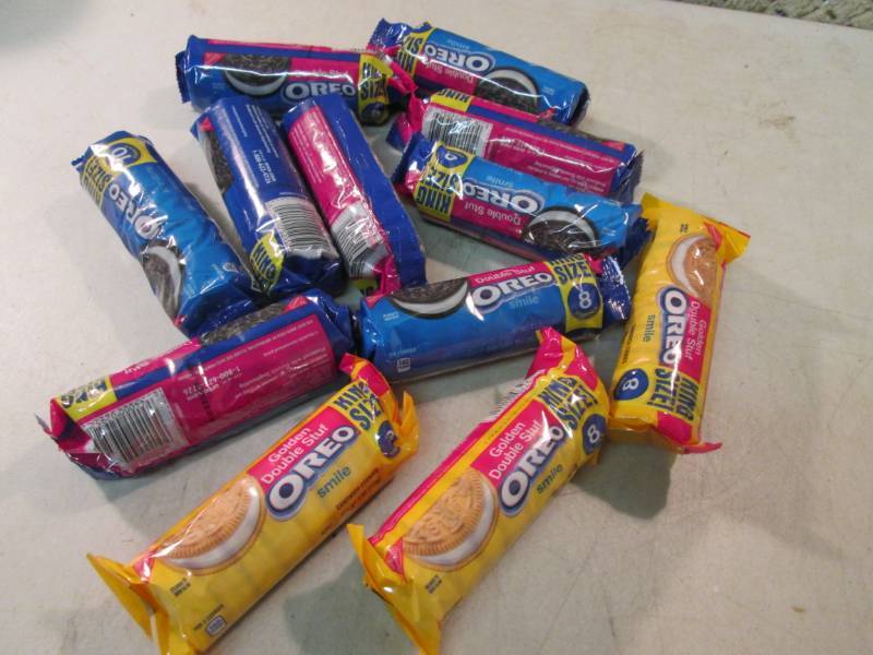 lot 90 image: 12 Packs of Assorted Oreo Cookies B...