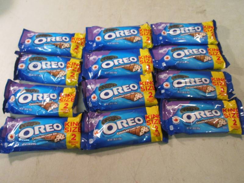lot 97 image: 12 King Size 2-Bar Packs of Oreo Ca...