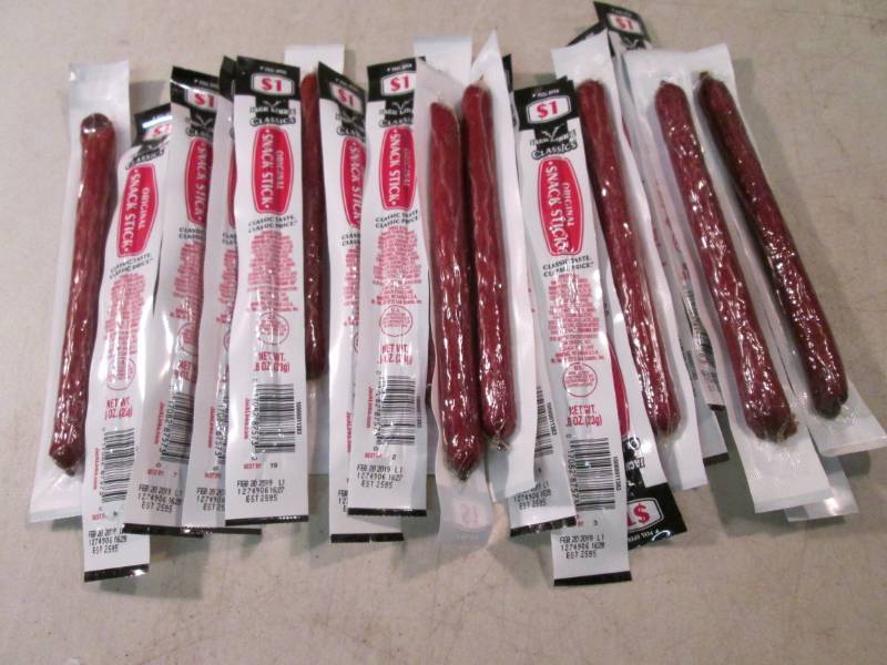 lot 109 image: 20 Jack Links Classics Original Sna...