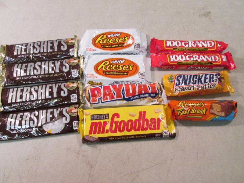 lot 124 image: Assortment of 12 Candy Bars Best by...