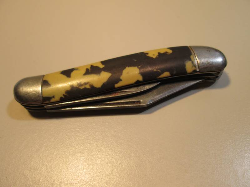 lot 135 image: Vintage Hammer Brand 2-Blade Pocket...