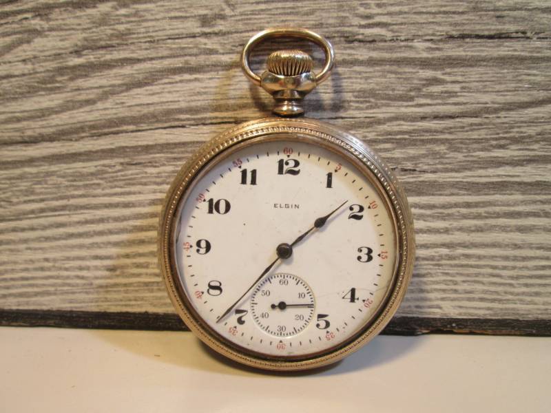 lot 157 image: Vintage Gold Elgin Pocket Watch Wor...