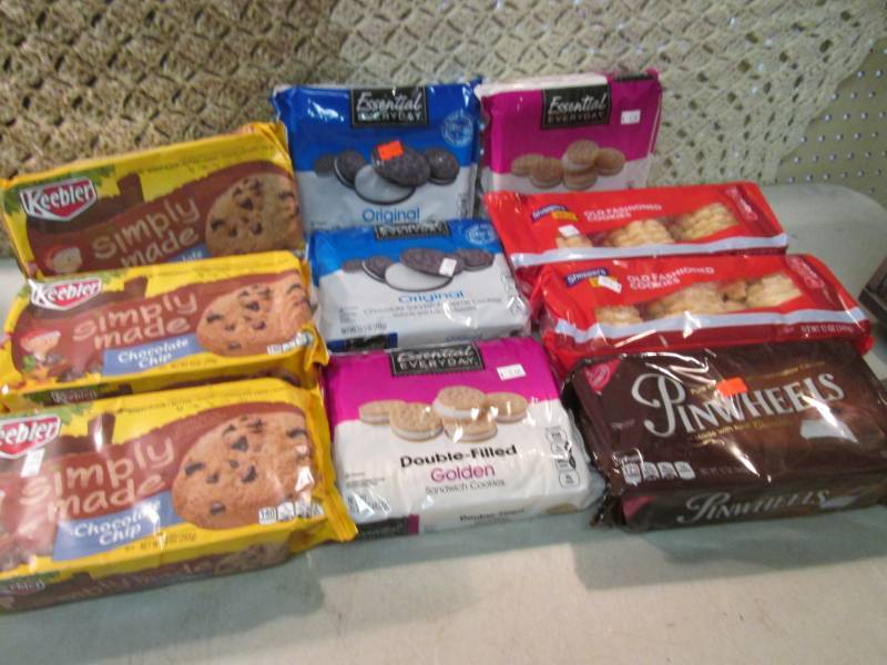 lot 201 image: Lot of Assorted Cookies Best by dat...