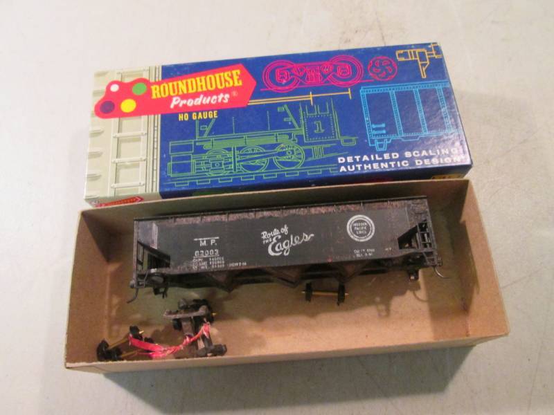 lot 211 image: Vintage Roundhouse Products Ho Gaug...