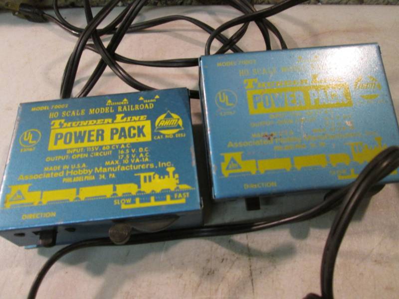 lot 227 image: Lot of 2 Ho Scale Model Railroad Th...