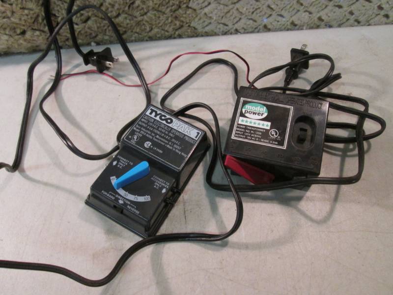 lot 229 image: Lot of 2 Power Packs Tyco Model Pow...
