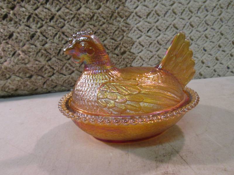lot 242 image: Glass Chicken Dish with Lid 7 x 5 ...