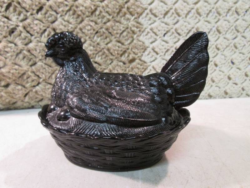 lot 243 image: Glass Chicken Dish with Lid 6 12 ...