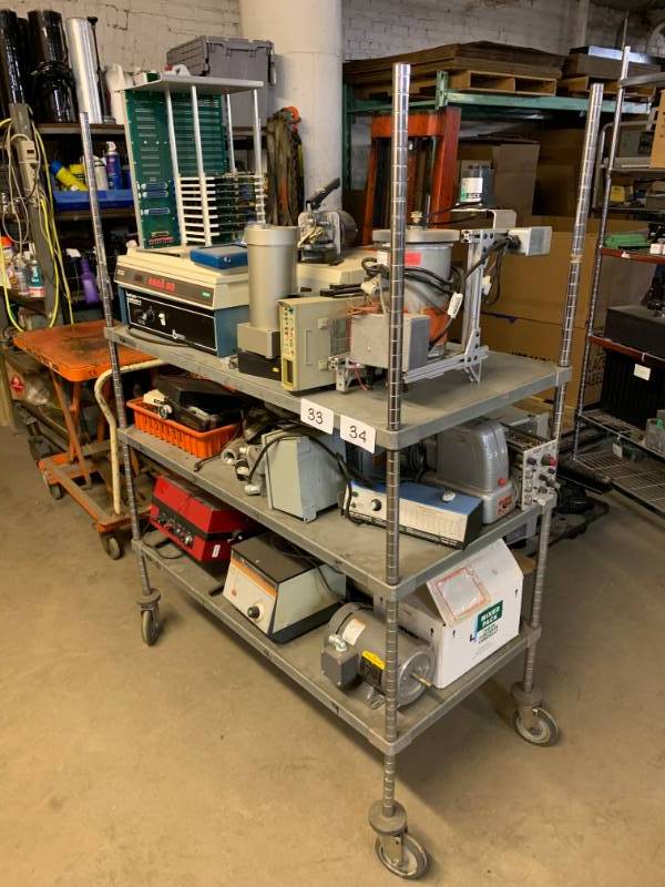 ROLLING RACK (NO CONTENTS)