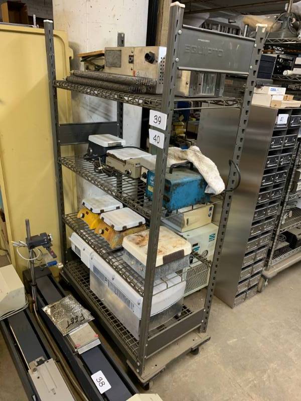 ROLLING RACK (NO CONTENTS)