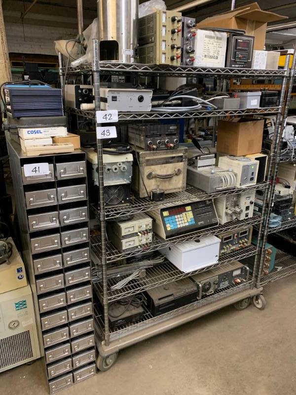 ROLLING RACK (NO CONTENTS)