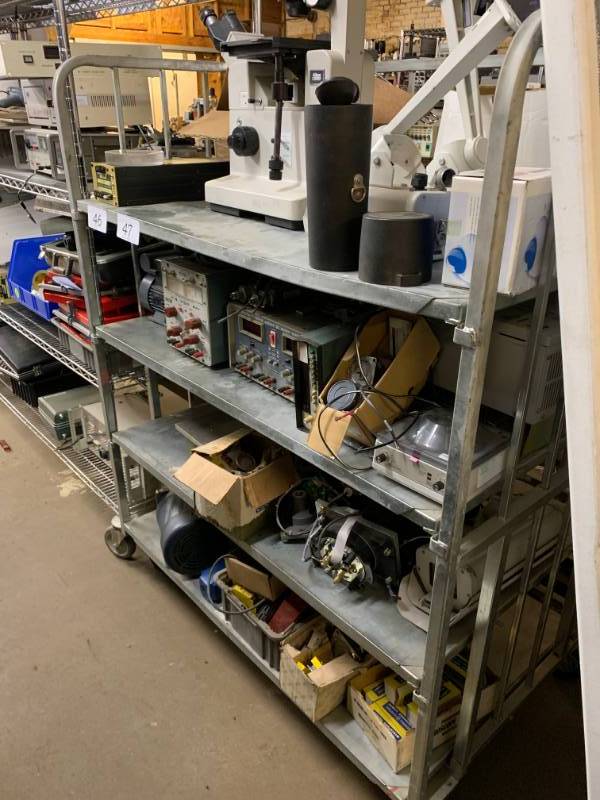 ROLLING RACK (NO CONTENTS)