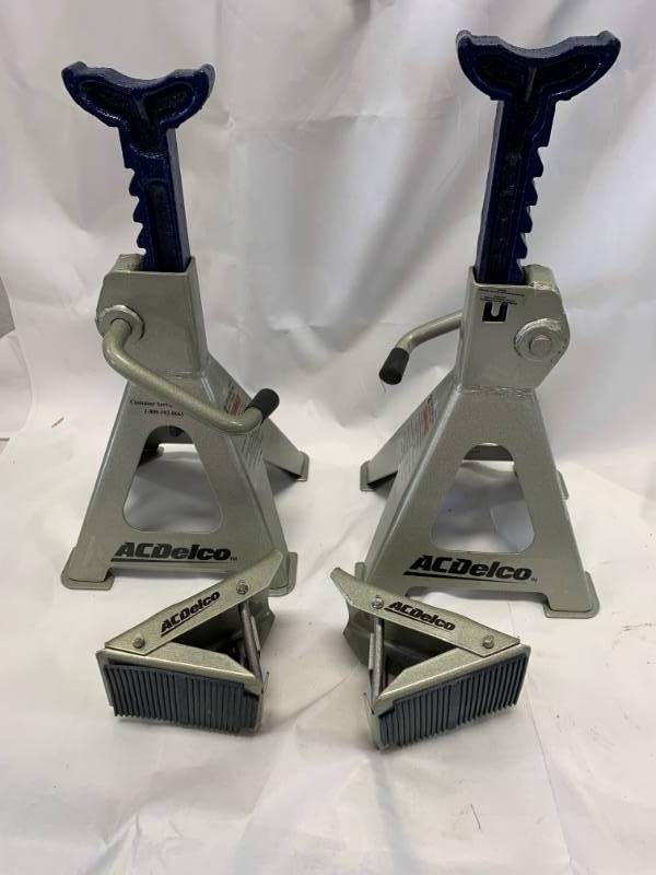lot 2 image: AC Delco 5-13 Jack Stands & 2 Wheel Chocks