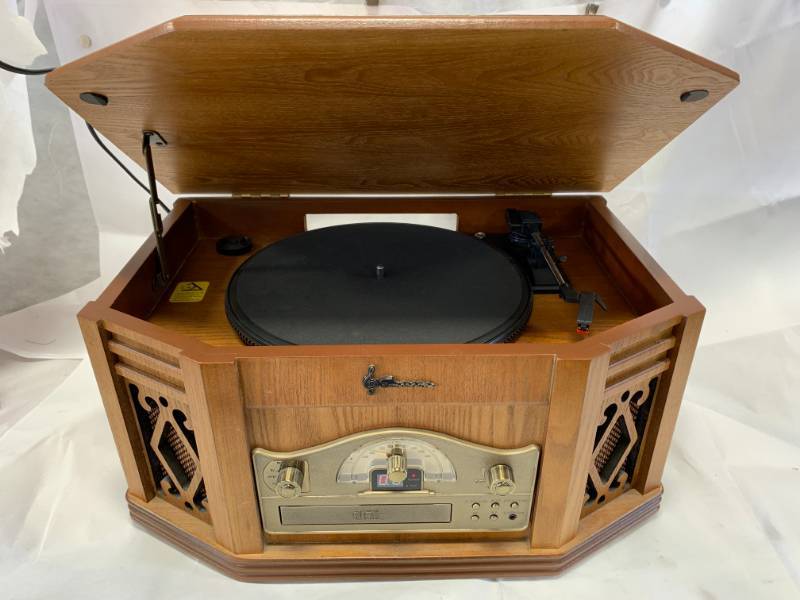 lot 16 image: Beautiful Record, CD, Cassette, Radio Player