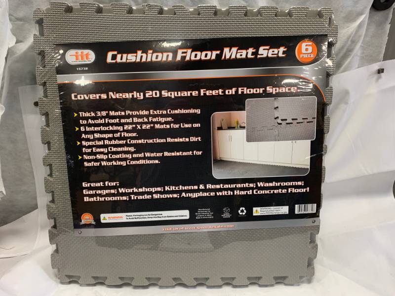 lot 28 image: 6pc Shop Gym Garage Floor Mat Set