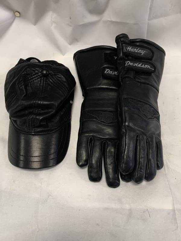 lot 47 image: Harley Davidson Leather Gloves Size Small & Leather Hat