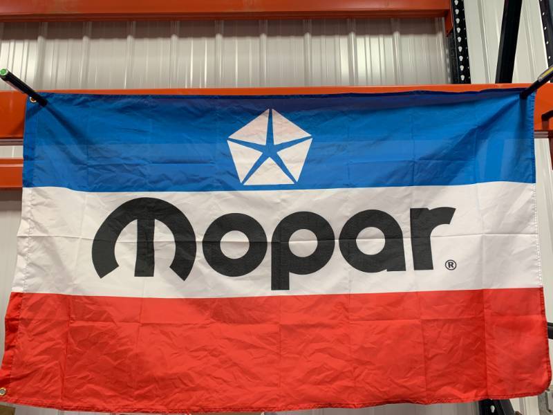 lot 53 image: Mopar Flag 3 x 5
