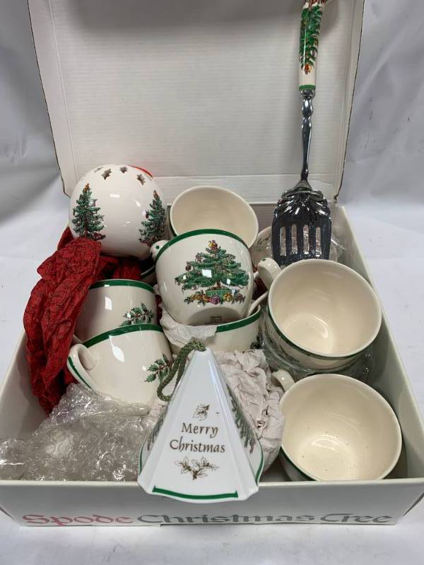 lot 61 image: Spode Christmas Cups, etc.