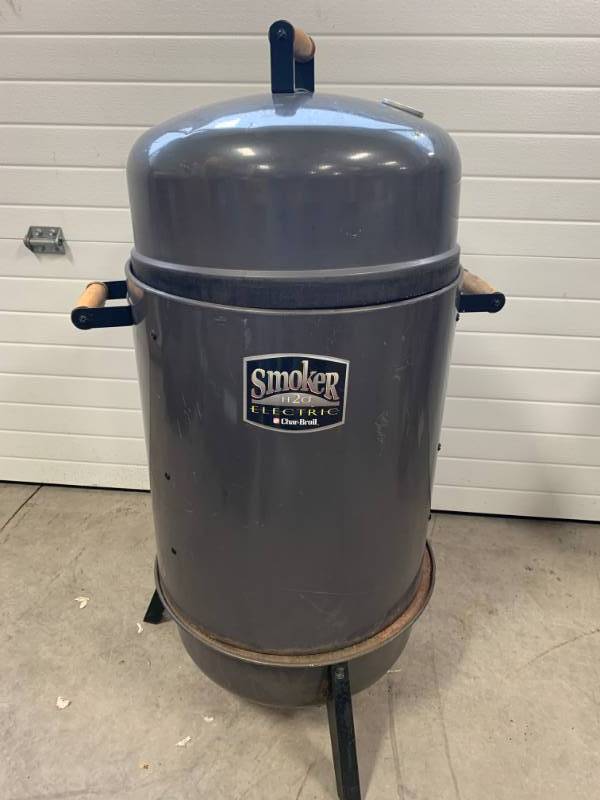 lot 85 image: Char-Broil Electric Smoker