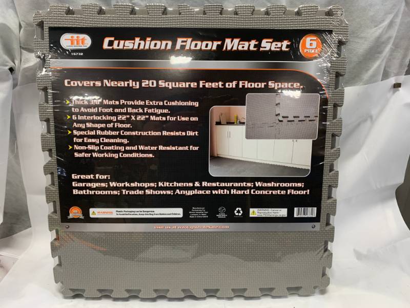 lot 114 image: 6pc Shop Gym Garage Floor Mat Set