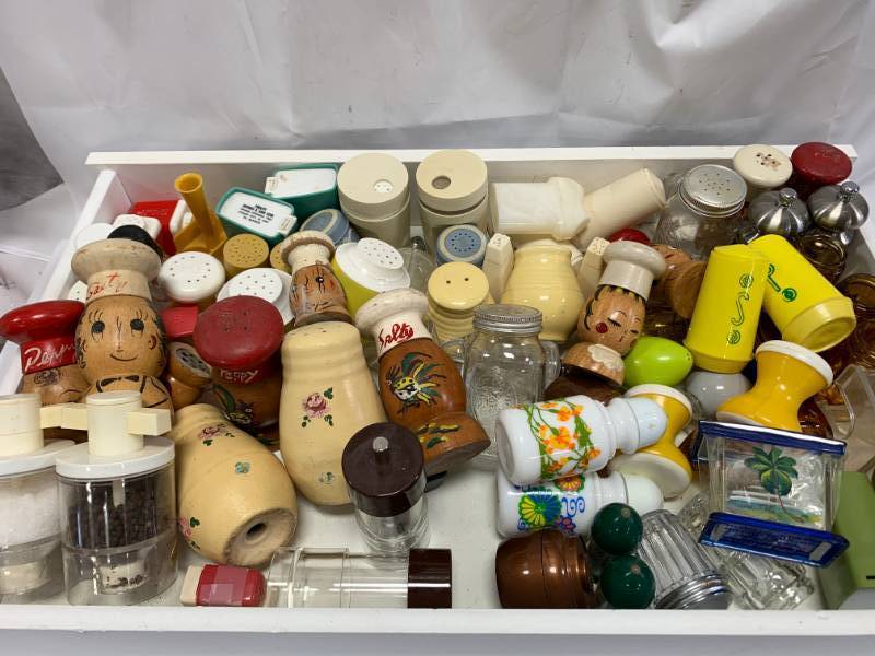 lot 120 image: Lot of over 50 Salt & Pepper Shakers