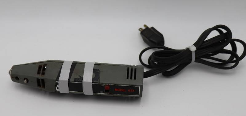lot 14 image: Model 651 Electric Grinder