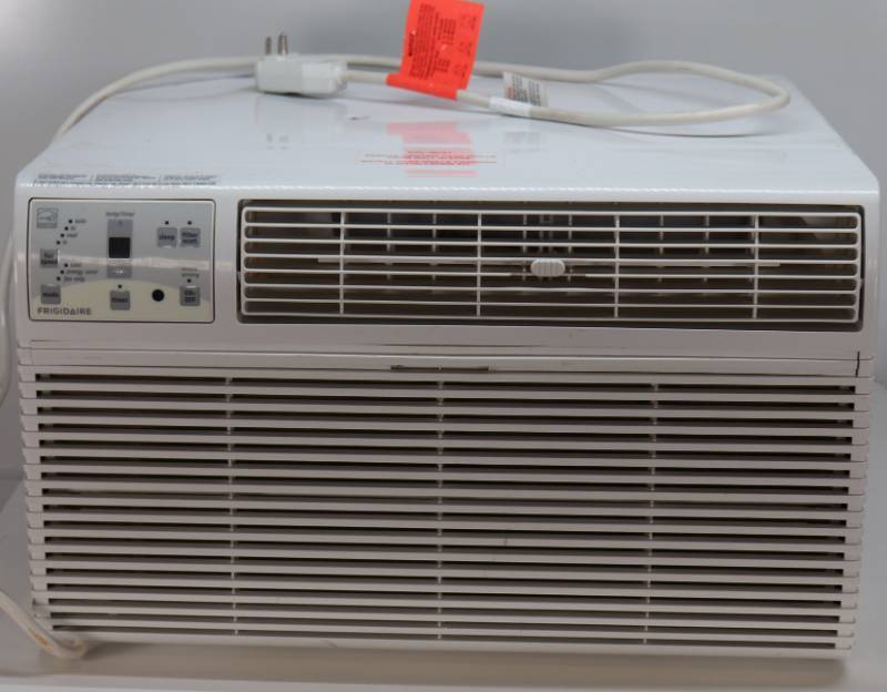 lot 4 image: Electrolux 10,000 btu 230v Air Conditioner