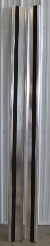 lot 13 image: Aluminum Running Boards
