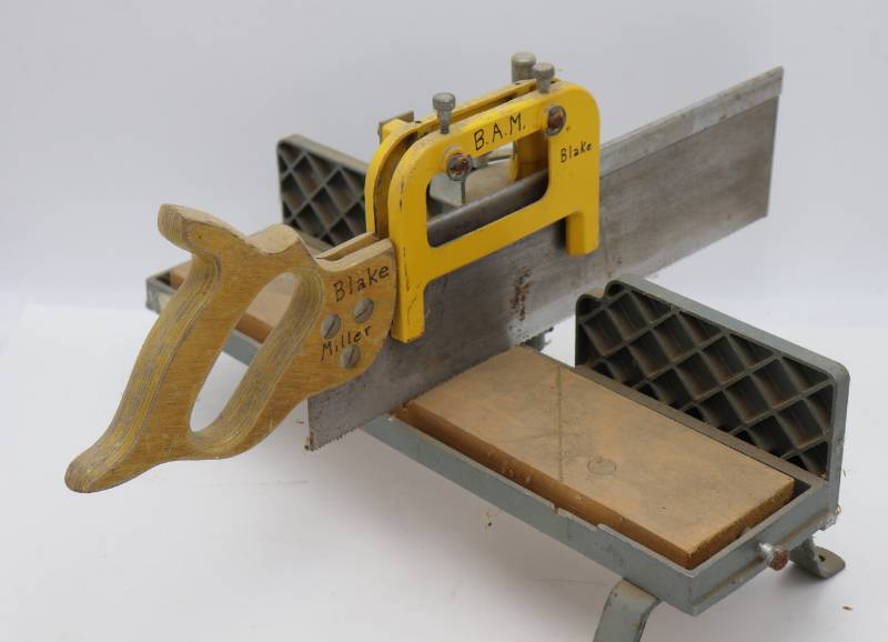 lot 50 image: Hand Miter Saw
