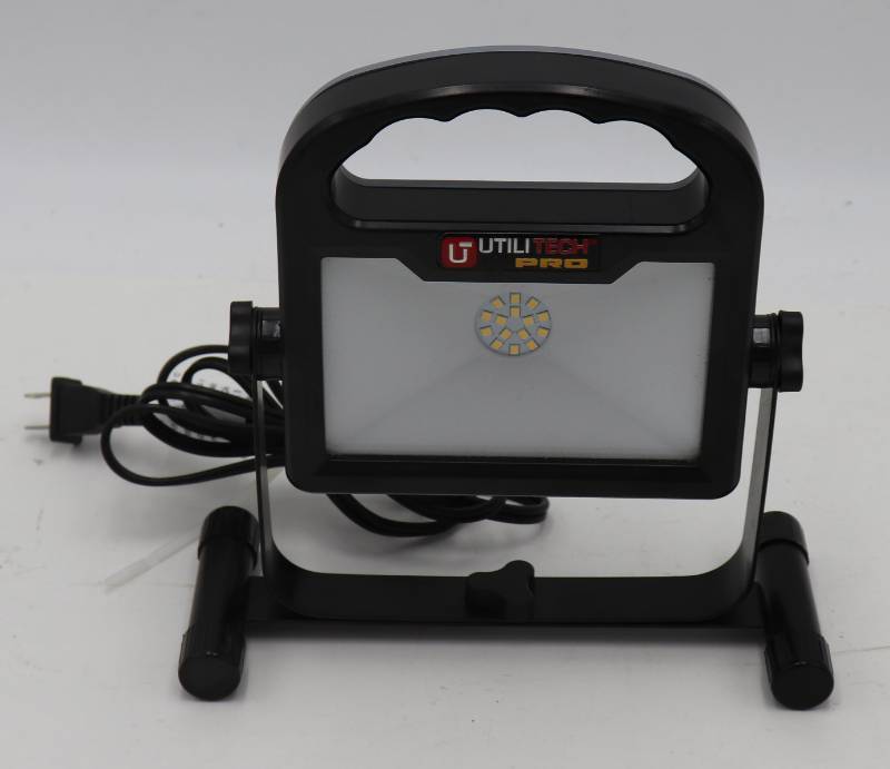 lot 51 image: Small LED Worklight