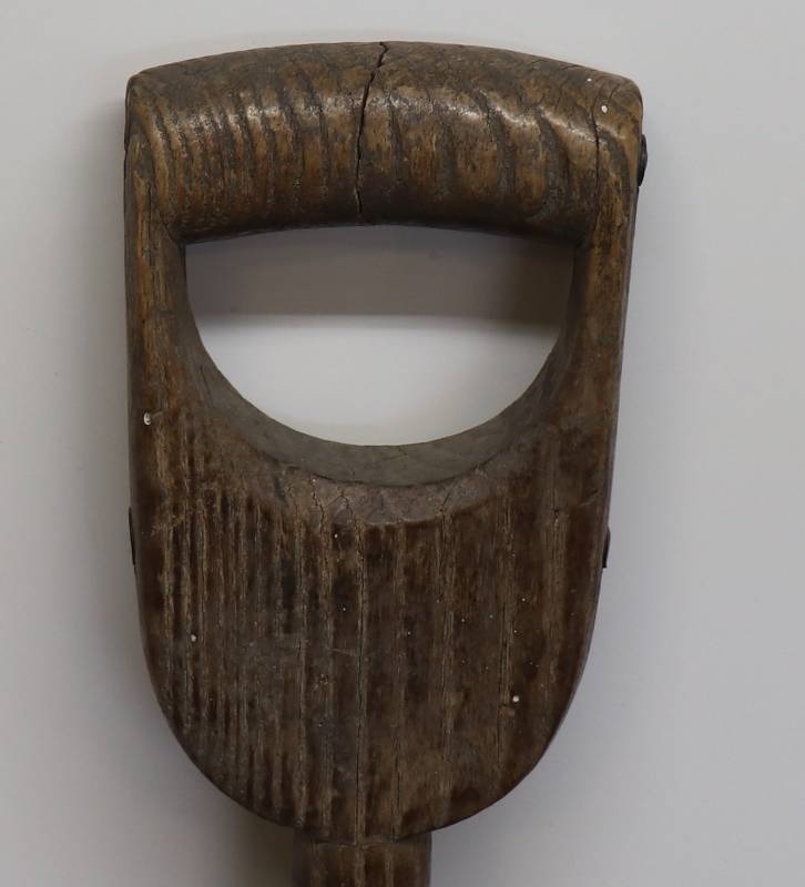 lot 57 image: Vintage Wood Handle Shovel