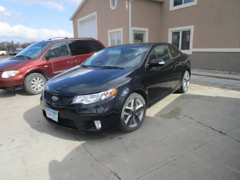 lot 7 image: 2010 Kia Forte Kova