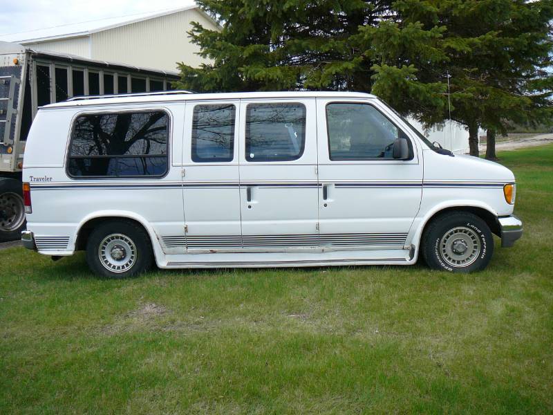 lot 12 image: 1994 Ford Van  IC                                               (TR12)