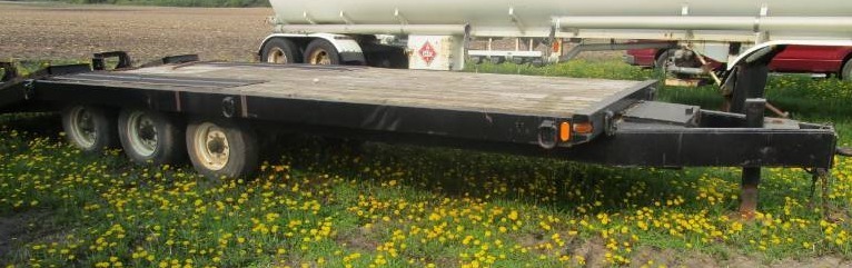 lot 16 image: 1977 Tri-Axle Trailer 28 12