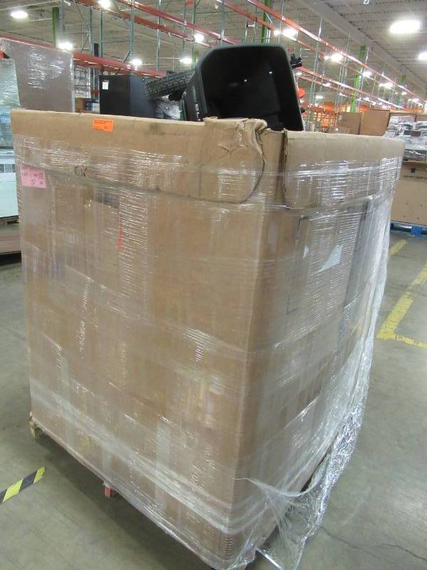 lot 17 image: WHOLESALE MIXED PALLET OF RETURNS - SCOTTS TURF BUILDER EDGEGUARD SPREADERS
